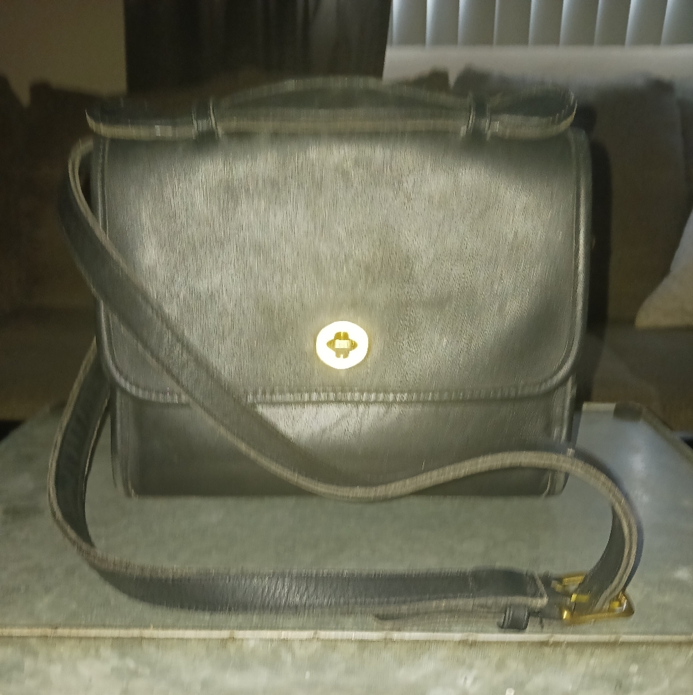 BEAUTIFUL VINTAGE COACH PURSE